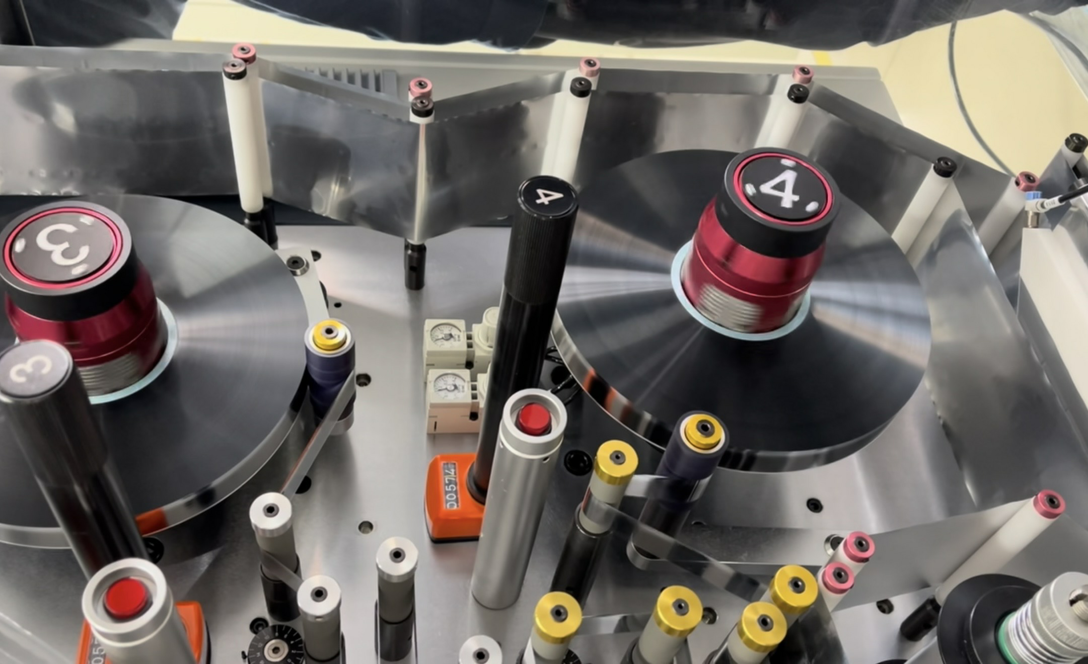 Arbeitsprinzipien der kondensatorischen dielektrischen Materialien und der Leistungsoptimierung